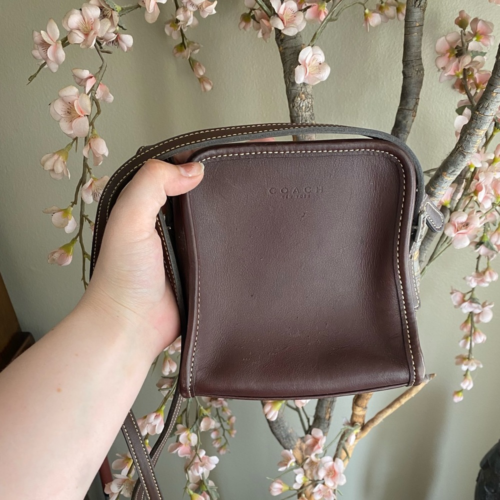 Vintage 90’s COACH square crossbody/shoulder bag